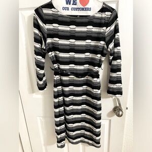 Sheragano Womans Dress NWT Knee Length Belted Black/grey White Stretch 10
